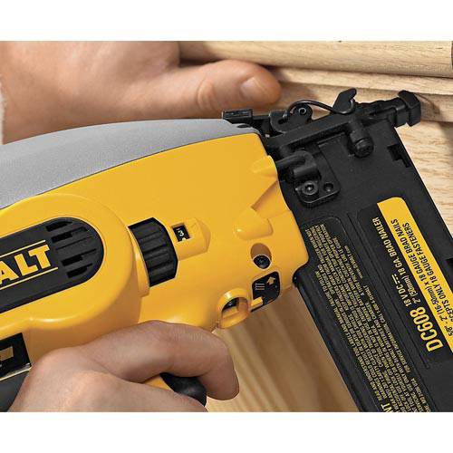 Dewalt DC608K 18V XRP Cordless 18Gauge 58 in. 2 in. Brad Nailer Kit