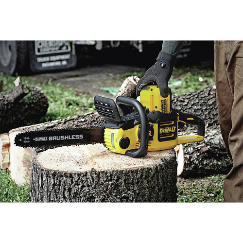 Dewalt DCCS690X1 40V MAX XR Lithium Ion Brushless 16 in. Chainsaw