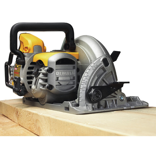 Dewalt DWS535B 714 in. Worm Drive Circular Saw with Electric Brake