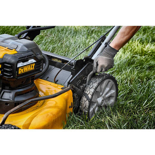 Dewalt 2X20V MAX Brushless Lithium Ion 21 1 2 in. Cordless Rear Wheel Drive Self Propelled Lawn Mower Kit with 2 Batteries 12 Ah DCMWSP255Y2