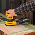 Random Orbital Sanders | Factory Reconditioned Dewalt D26453R 5 in. Variable Speed Random Orbit Sander image number 2