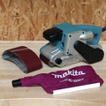 Makita Appreciation Week! Save 10%! | Factory Reconditioned Makita 9903-R 8.8 Amp Variable Speed 3 in. x 21 in. Corded Belt Sander image number 2