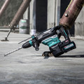 Free Makita Cordless Angle Grinder Kit | Makita GRH05M1 40V max XGT Brushless Lithium-Ion 1-9/16 in. Cordless AVT Rotary Hammer Kit (4 Ah) image number 11