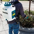 Sprayers | Makita XSU01SM1 18V LXT Lithium-Ion Cordless 2.6 Gallon Backpack Sprayer Kit (4 Ah) image number 7