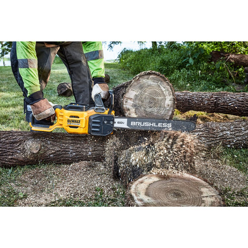 Dewalt 60V MAX Brushless Lithium Ion 20 in. Cordless Chainsaw Kit 12 Ah DCCS677Y1
