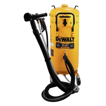 PAINT AND BODY | Dewalt 120V 5.5 - 6.5 SCFM 115 PSI Abrasive BlastVac for Clean Portable Sandblasting - DXCM009-0369