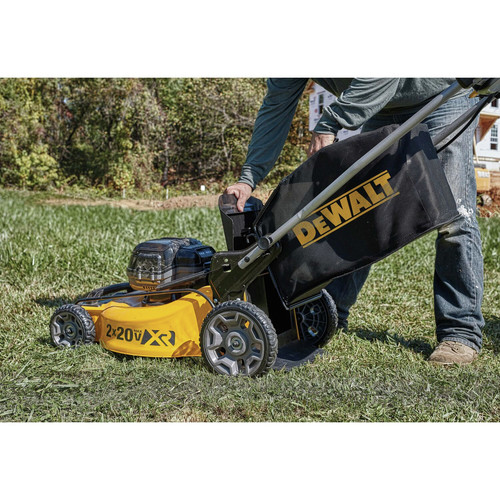 Dewalt 2X20V MAX Brushless Lithium Ion 20 in. Cordless Lawn Mower 8 Ah DCMW220W2