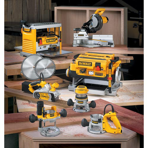 Dewalt DW735X 13 in. 120V TwoSpeed Thickness Planer with Support