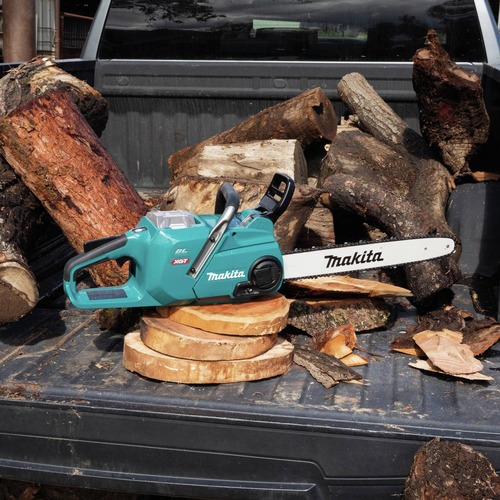 Makita 40V max XGT Brushless Lithium-Ion 16 in. Cordless Chain Saw