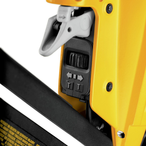Dewalt D51276K 15 Gauge 1 in. 2 1 2 in. Angled Finish Nailer Kit