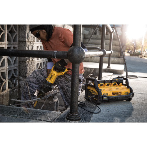 Dewalt flexvolt dcb1800m3t1 discount