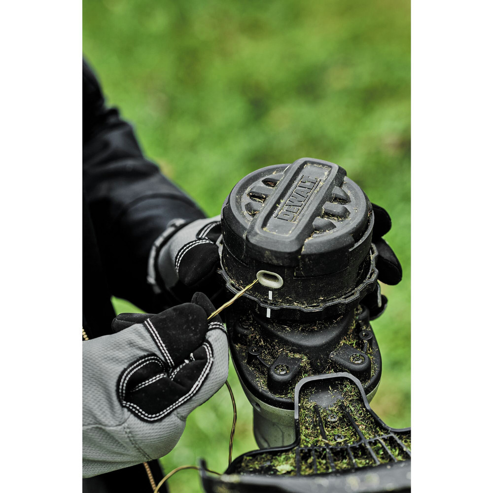 Dewalt DCST925BDWO1DT802 20V MAX LithiumIon 13 in. Cordless String