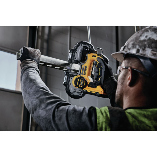 Dewalt ATOMIC 20V MAX Brushless Lithium Ion 1 3 4 in. Cordless Band Saw Kit 4 Ah DCS377Q1