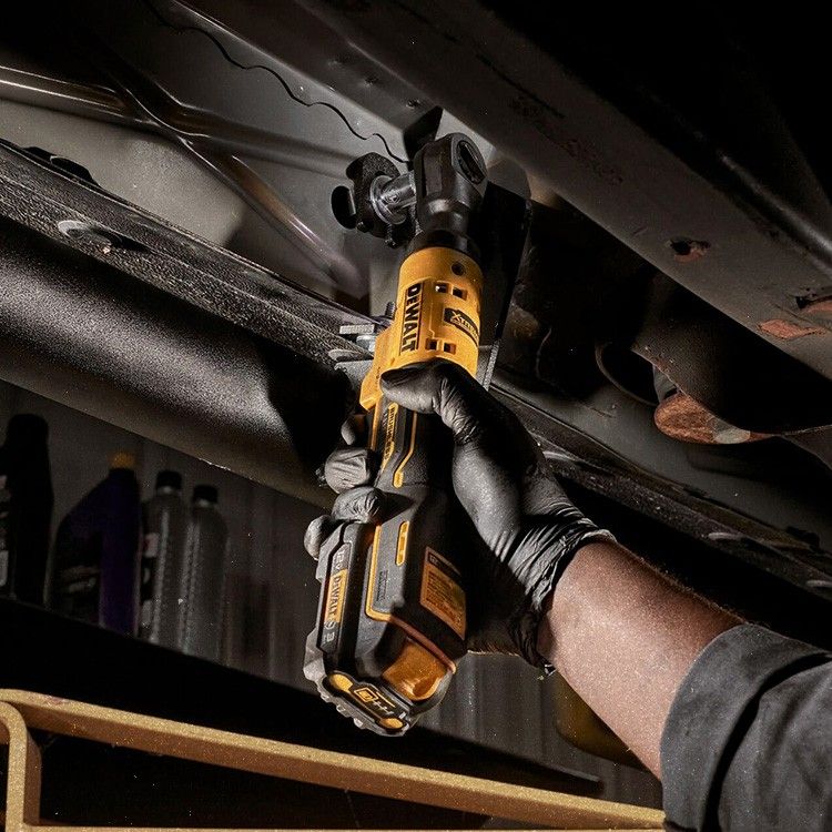 FREE DEWALT 12V 2-Piece Starter Kit FREE DEWALT 12V 2-Piece Starter Kit