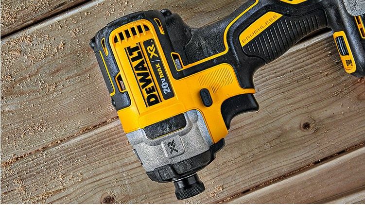 FREE DEWALT 20V MAX XR 5 Ah Battery FREE DEWALT 20V MAX XR 5 Ah Battery