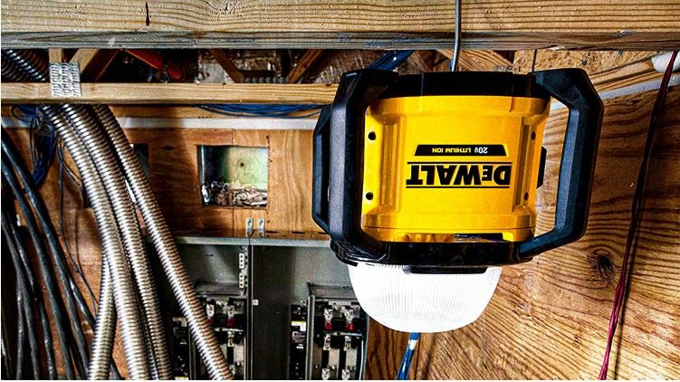 FREE DEWALT 20V MAX 2 Ah Battery FREE DEWALT 20V MAX 2 Ah Battery